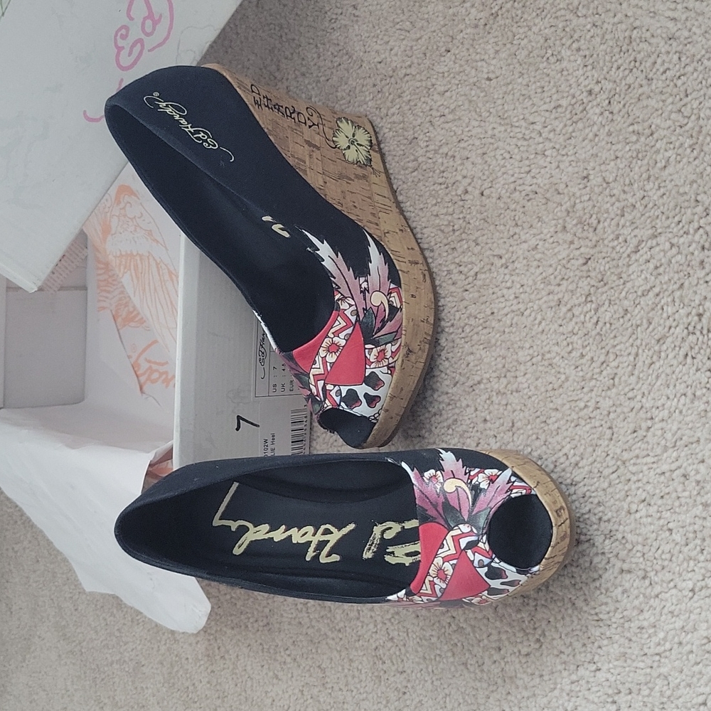 Ed Hardy Wedge